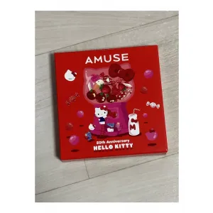 어뮤즈 헬로키티 한정 에디션 섀도우